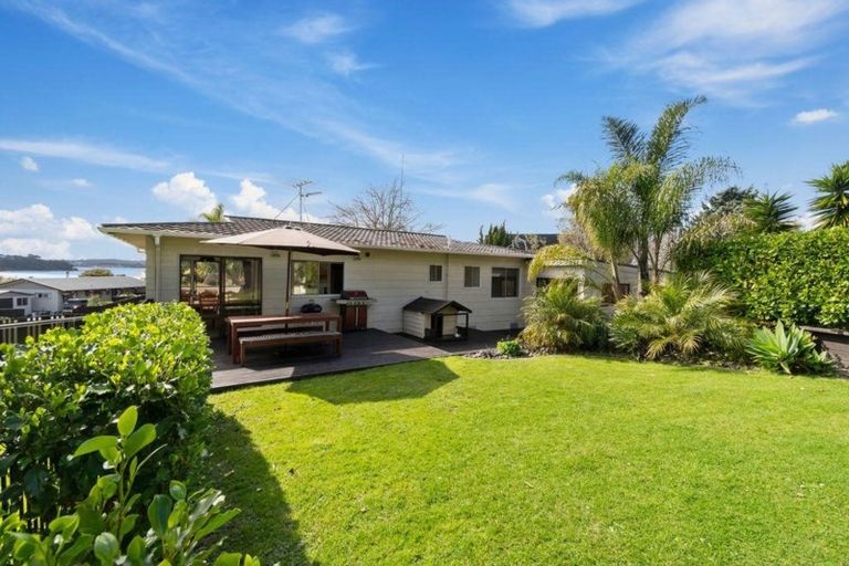 Photo of property in 4 Realm Place, Massey, Auckland, 0614