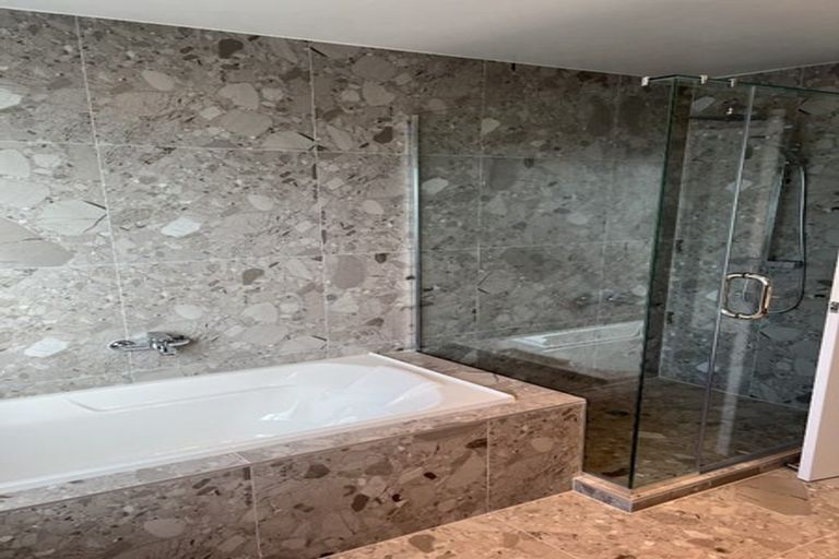 Photo of property in 28 Ballyalton Crescent, Flat Bush, 2019