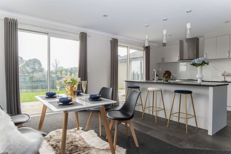 Photo of property in 14 Hehan Close, Cambridge, 3434