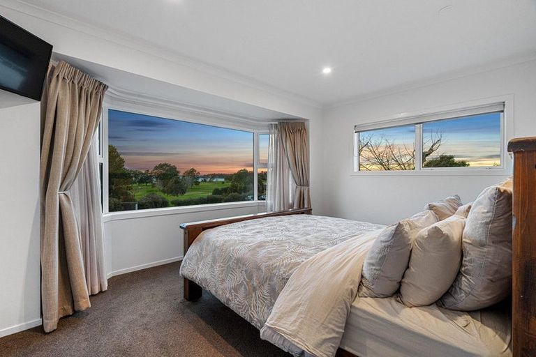 Photo of property in 61 Links View Drive, Omokoroa, 3114