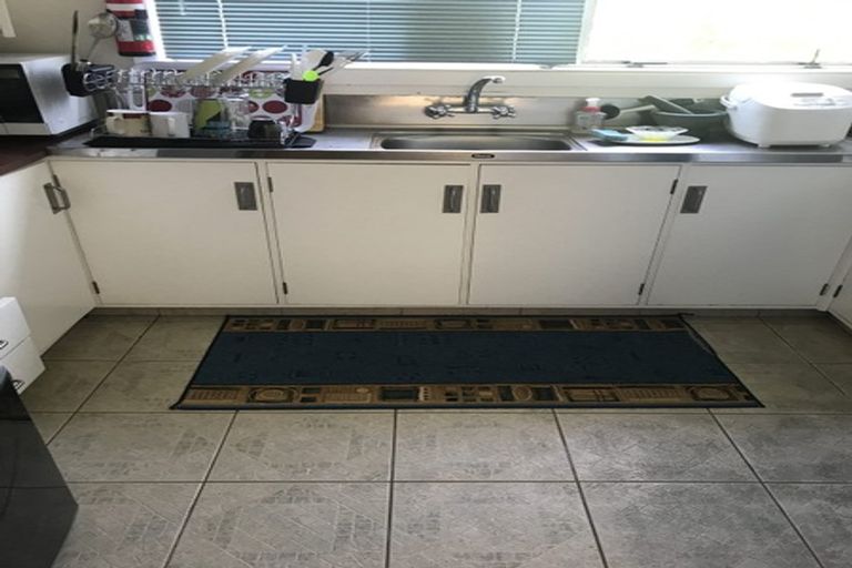 Photo of property in 61a Baylands Drive, Newlands, Wellington, 6037