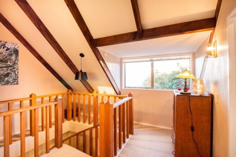 Photo of property in 30 Porterfield Street, Macandrew Bay, Dunedin, 9014