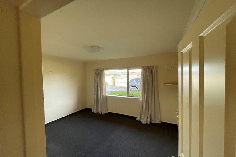 Photo of property in 83 Guildford Drive, Paraparaumu, 5032