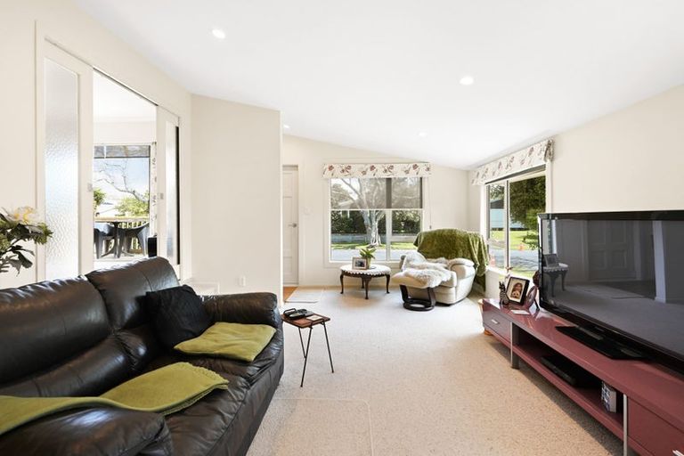 Photo of property in 32 Fuchsia Avenue, Pukete, Hamilton, 3200