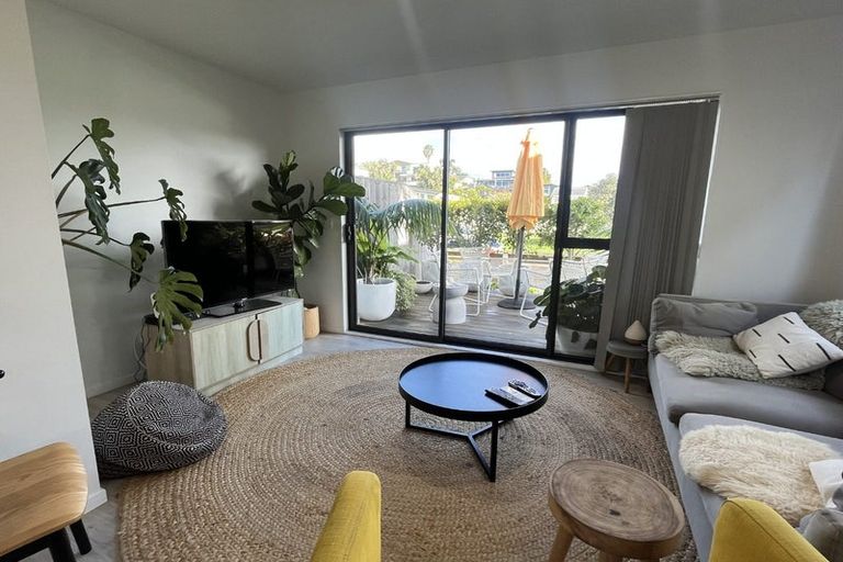 Photo of property in 94d Bay Street, Red Beach, 0932