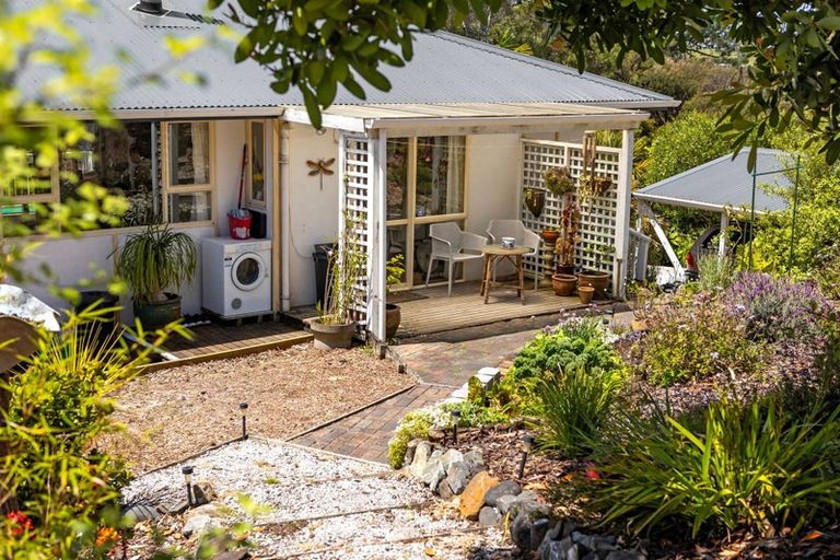 Photo of property in 105 Cable Bay Block Road, Cable Bay, 0420