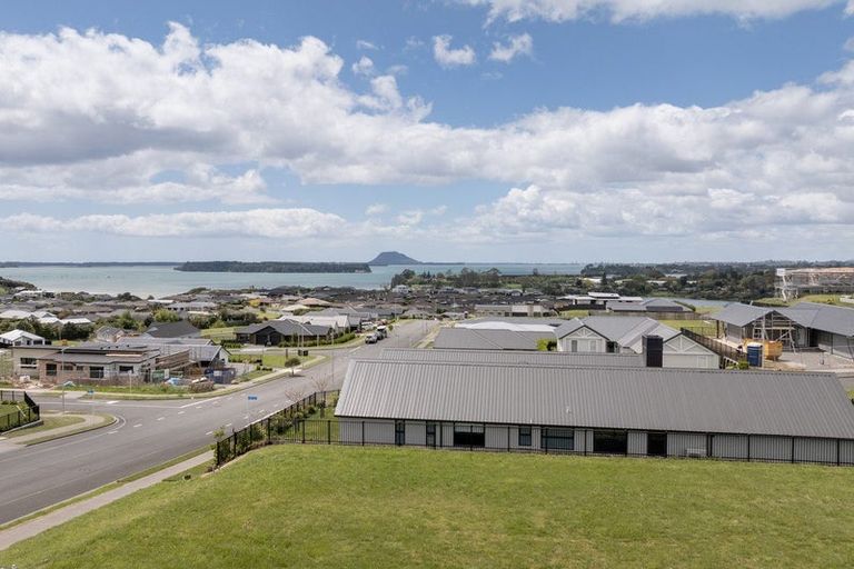 Photo of property in 32 Ridge Drive, Omokoroa, 3114