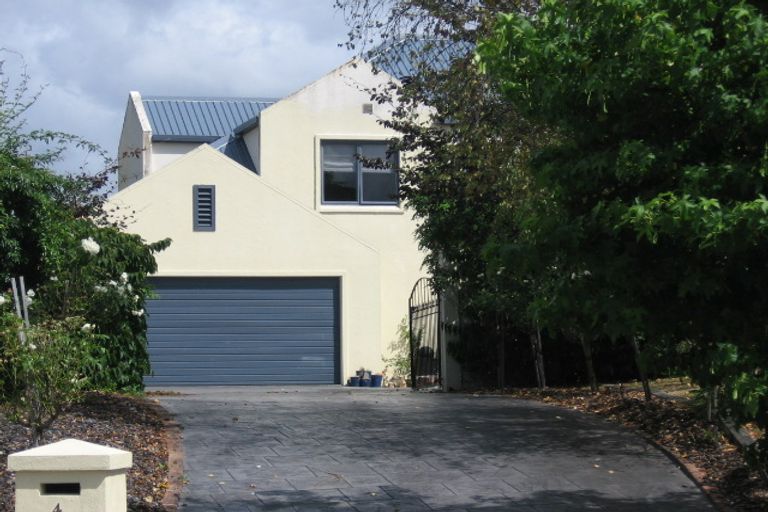 Photo of property in 4 Kingfisher Close, Brown Owl, Upper Hutt, 5018