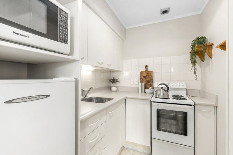 Photo of property in 8 Saint Annes Square, Tawa, Wellington, 5028