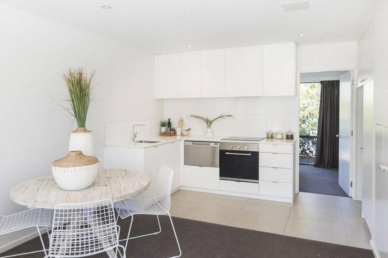 Photo of property in 8/20 North Avon Road, Richmond, Christchurch, 8013