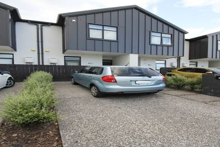 Photo of property in 21 Alliance Lane, Papakura, 2110