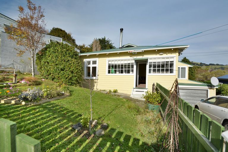 Photo of property in 12 Gorman Street, Macandrew Bay, Dunedin, 9014