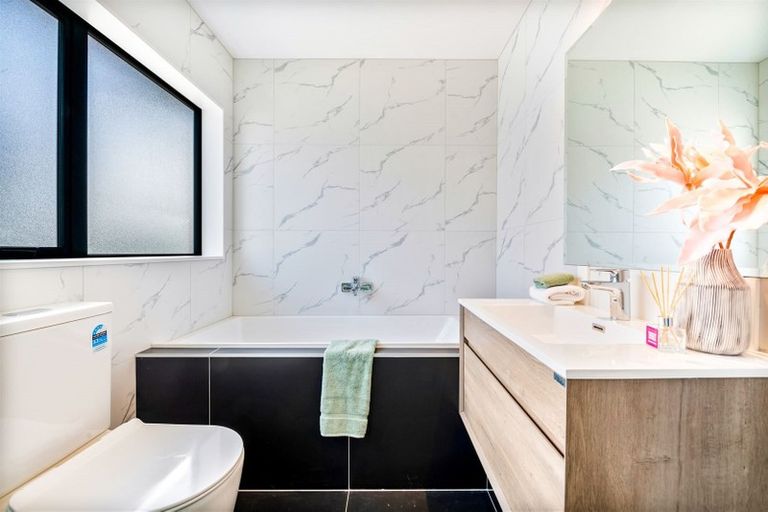 Photo of property in 1 Aklander Rise, Flat Bush, Auckland, 2019