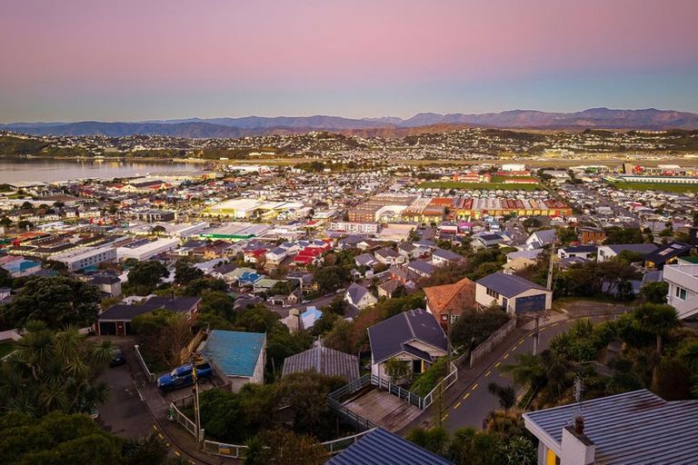 Photo of property in 114 Duncan Terrace, Kilbirnie, Wellington, 6022