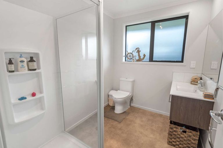 Photo of property in 84 Sentinel Avenue, Omokoroa, 3114