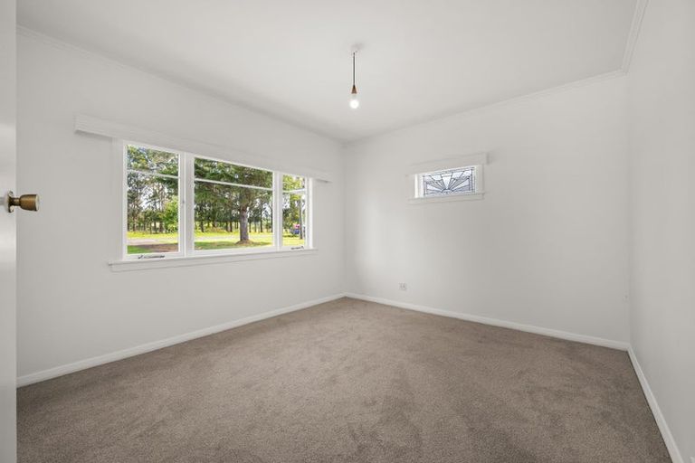 Photo of property in 38 Farrand Road, Kumeu, 0891