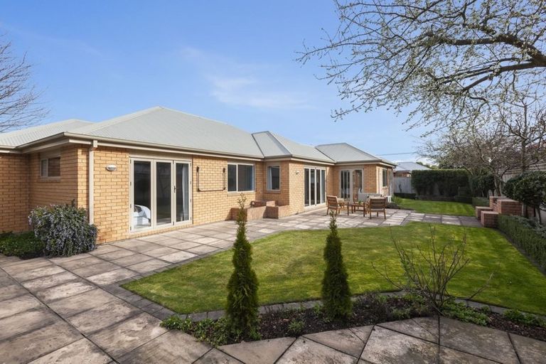 Photo of property in 152 Ilam Road, Ilam, Christchurch, 8041