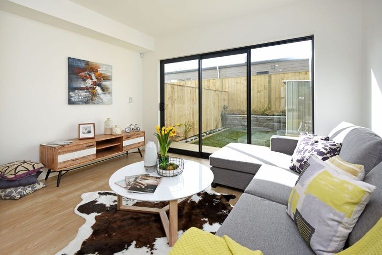 Photo of property in 11 Waru Lane, Te Atatu Peninsula, Auckland, 0610