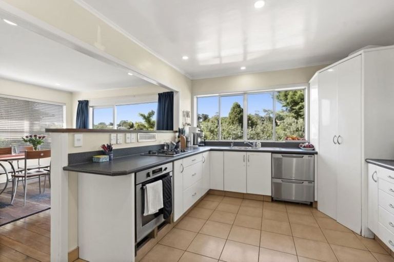 Photo of property in 20 Wyoming Avenue, Murrays Bay, Auckland, 0630