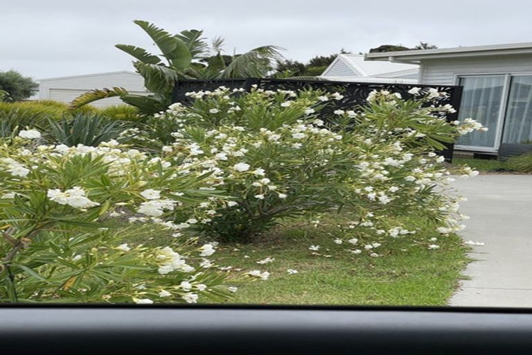 Photo of property in 2 Taimoana Close, Mangawhai Heads, Mangawhai, 0505