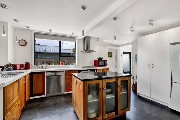 Photo of property in 44 Waimea Street, Westown, New Plymouth, 4310