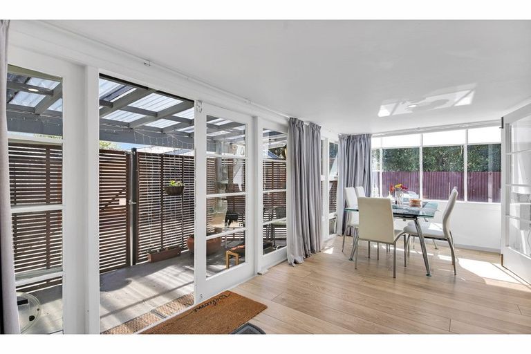 Photo of property in 309 Eastern Terrace, Sydenham, Christchurch, 8023