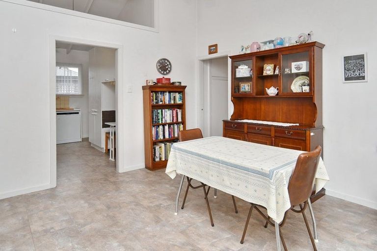 Photo of property in 2/1 Leeman Place, Redwood, Christchurch, 8051