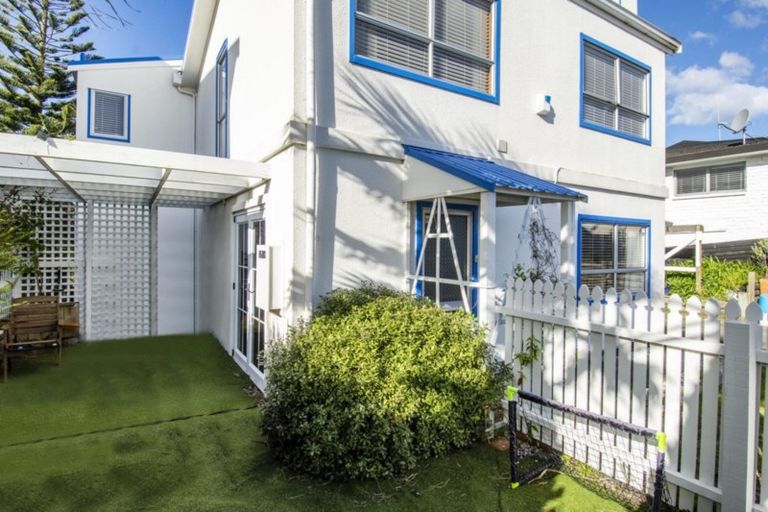 Photo of property in 1219 Papamoa Beach Road, Papamoa Beach, Papamoa, 3118