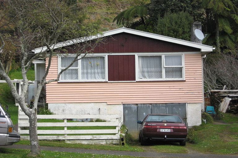 Photo of property in 28 Whakawhiti Street, Marfell, New Plymouth, 4310
