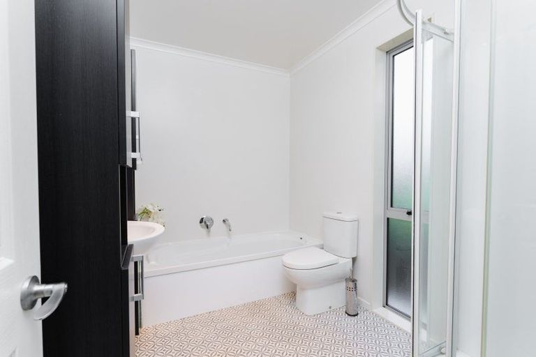 Photo of property in 8a Queen Street, Brighton, Dunedin, 9035