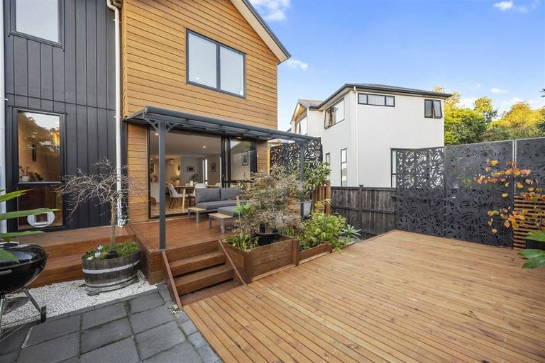 Photo of property in 42 Seafarer Crescent, Stanmore Bay, Whangaparaoa, 0932