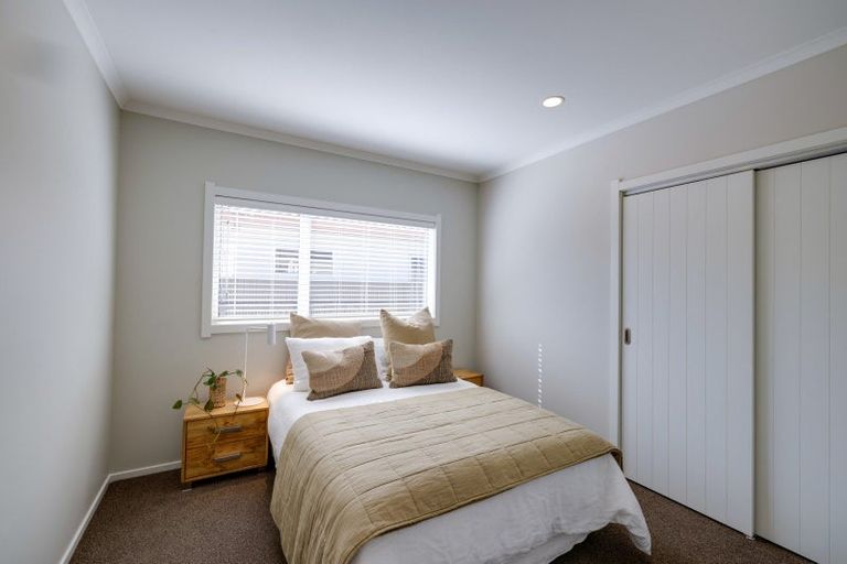 Photo of property in 2 Warwick Crescent, Taradale, Napier, 4112