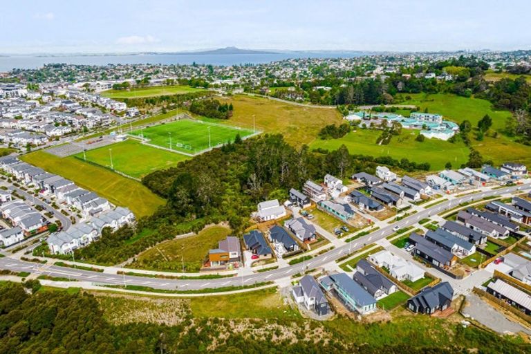 Photo of property in 95 Glenvar Ridge Road, Long Bay, Auckland, 0630