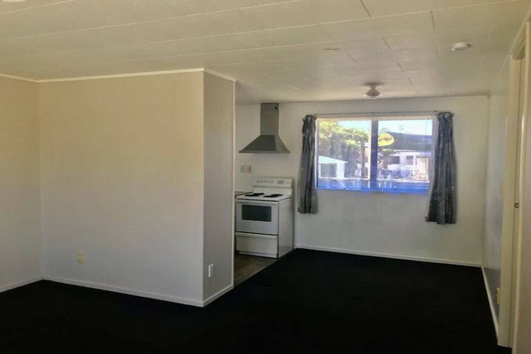 Photo of property in 1a Kent Road, Manurewa, Auckland, 2102