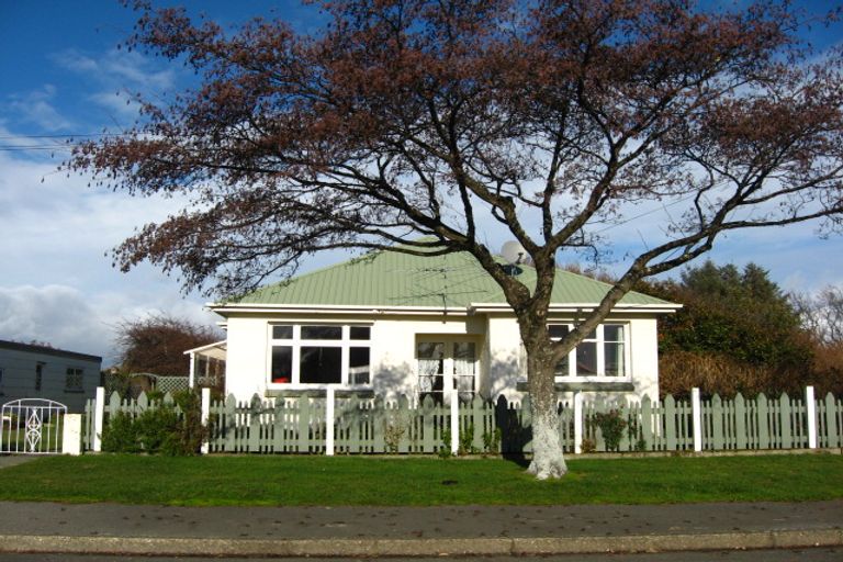 Photo of property in 21 Moa Street, Waikiwi, Invercargill, 9810