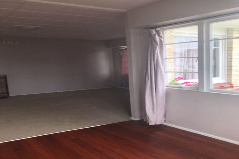 Photo of property in 17 Viola Avenue, Mangere East, Auckland, 2024