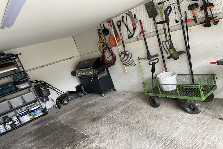 Photo of property in 3 Shale Avenue, Massey, Auckland, 0614