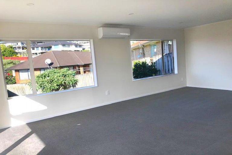 Photo of property in 1/12 Libnai Avenue, Clover Park, Auckland, 2019