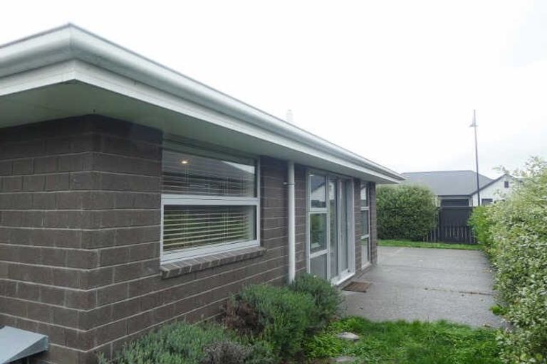 Photo of property in 1 Ader Close, Halswell, Christchurch, 8025