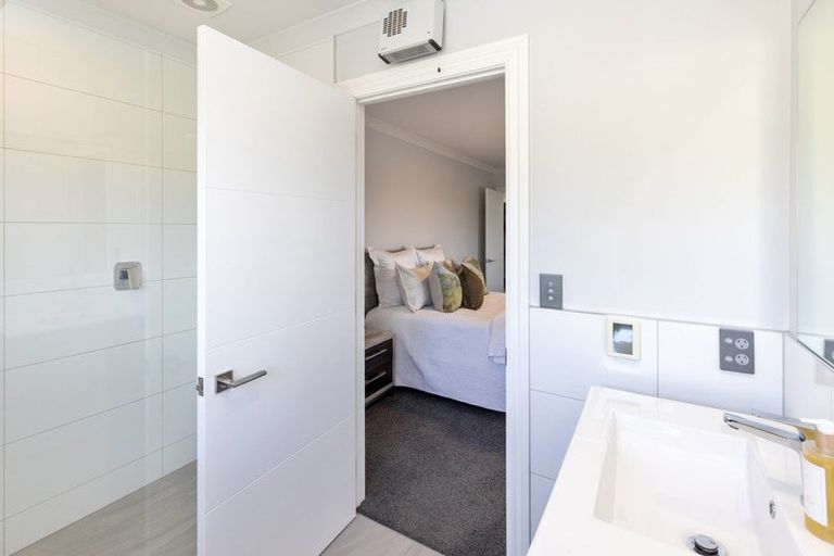 Photo of property in 6 Rushden Rise, Westmorland, Christchurch, 8025