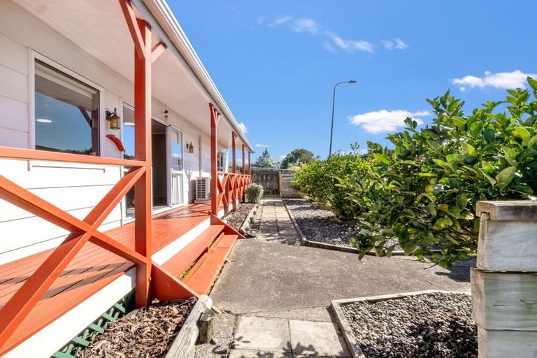 Photo of property in 10 Taonui Street, Waitarere Beach, Levin, 5510