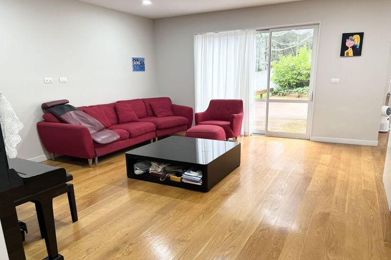 Photo of property in 68 Harrowglen Drive, Northcross, Auckland, 0630