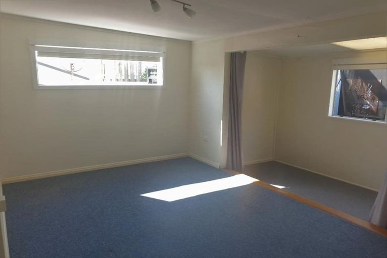 Photo of property in 37 Moa Point Road, Moa Point, Wellington, 6022