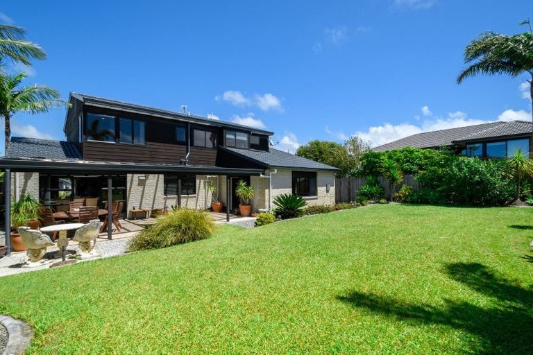 Photo of property in 8 Ferntree Terrace, West Harbour, Auckland, 0618