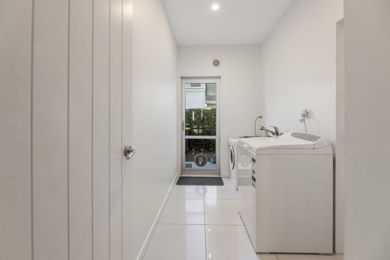 Photo of property in 142 North Parade, Richmond, Christchurch, 8013