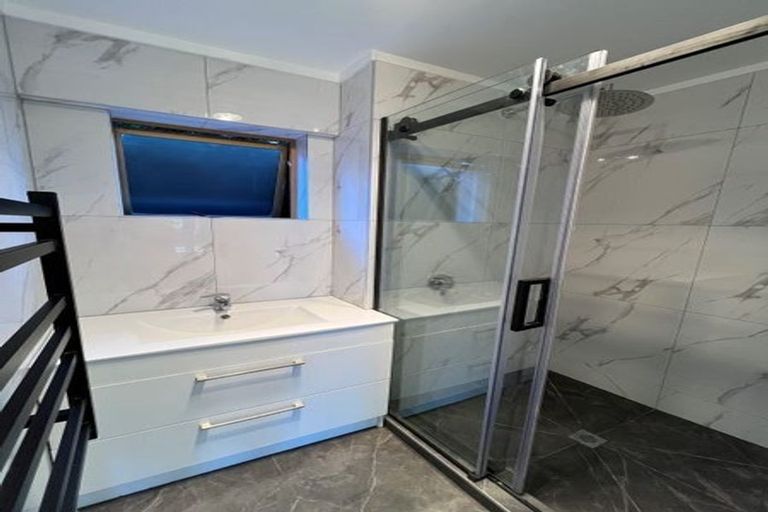 Photo of property in 1/3 Nickleby Place, Mellons Bay, Auckland, 2014