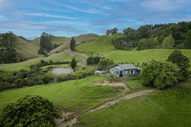 Photo of property in 679 Stanley Road, Te Popo, Stratford, 4394