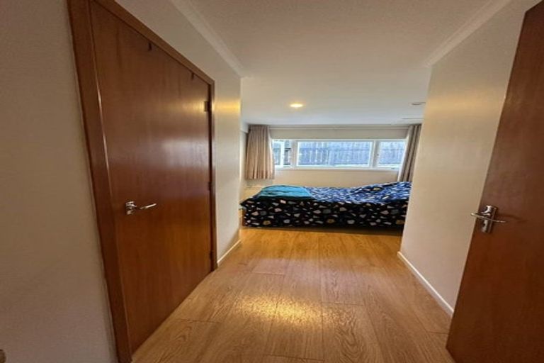 Photo of property in 10 Kereru Street, Henderson, Auckland, 0612