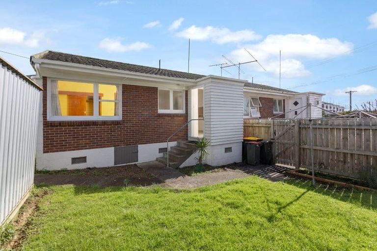 Photo of property in 2/70 Station Road, Papatoetoe, Auckland, 2025