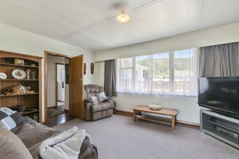 Photo of property in 58 Totara Street, Wainuiomata, Lower Hutt, 5014